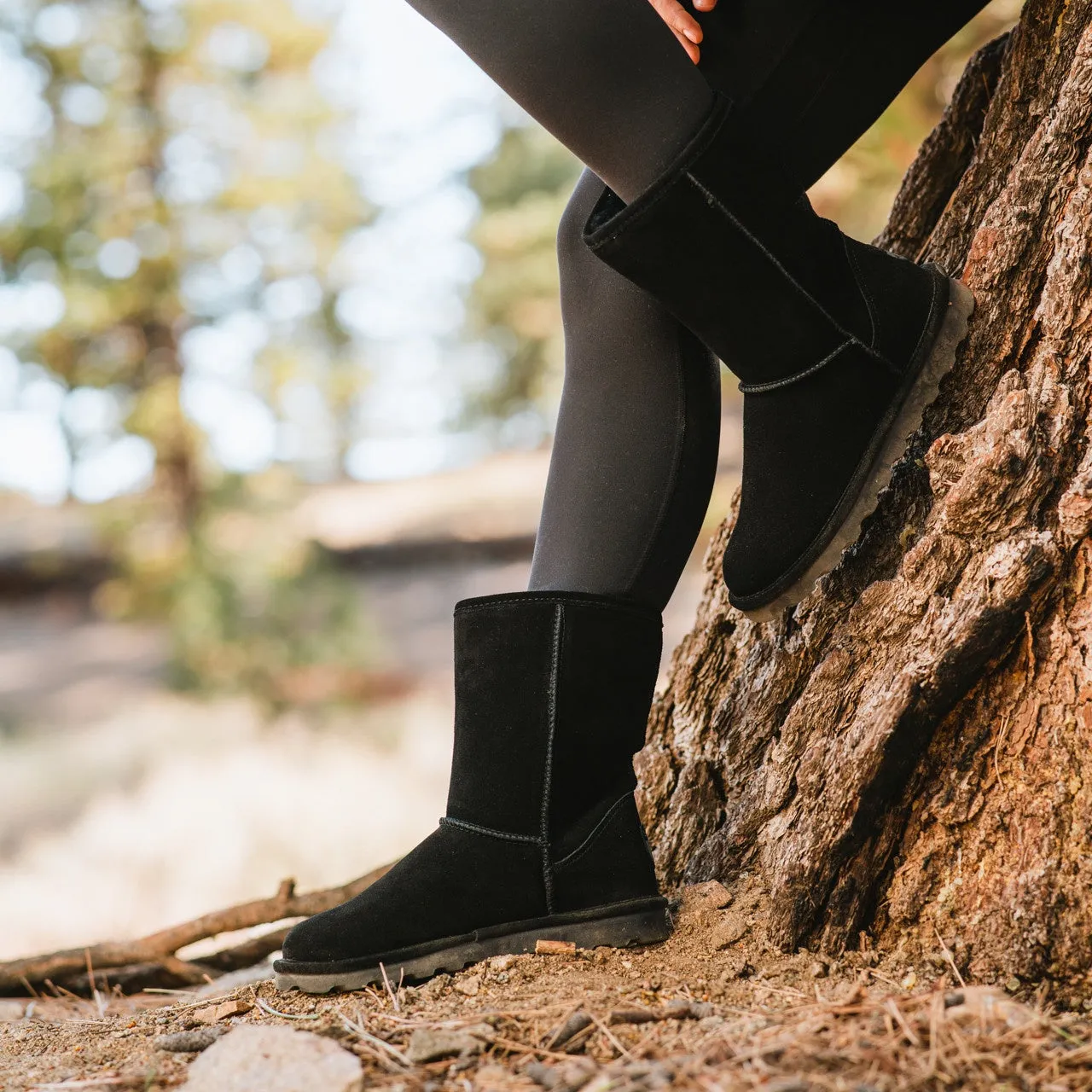 Bearpaw Women's Elle Short-Black,  Iced Coffee