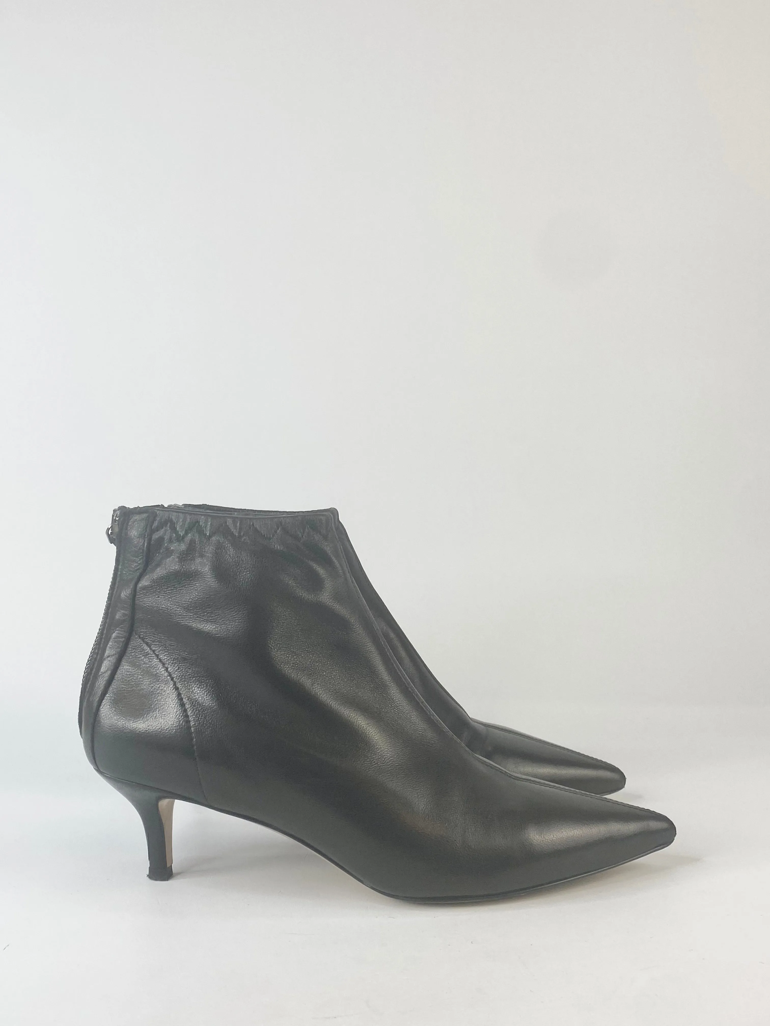 Bianca Buccheri Sleek Black Ankle Boots - EU38