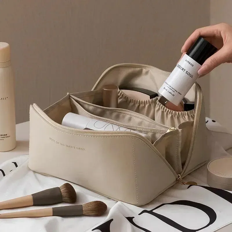 Cosmetics Storage Kit Large Capacity Travel Toiletry Bag