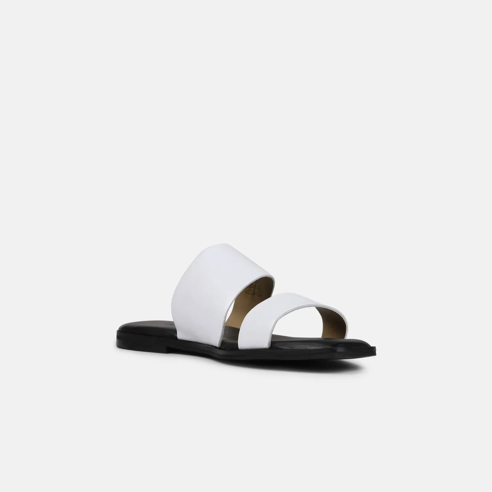 DEFINITIVE ASYMMETRIC SNAKE SANDAL | OFF WHITE