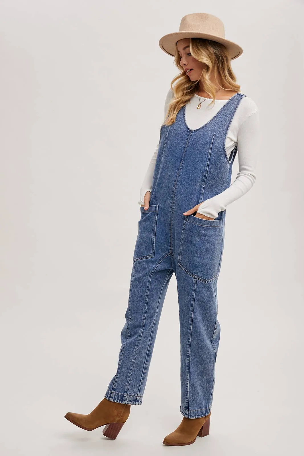 DENIM JUMPSUIT OVERALL IN A RELAXED FIT WITH HAREM LEGS