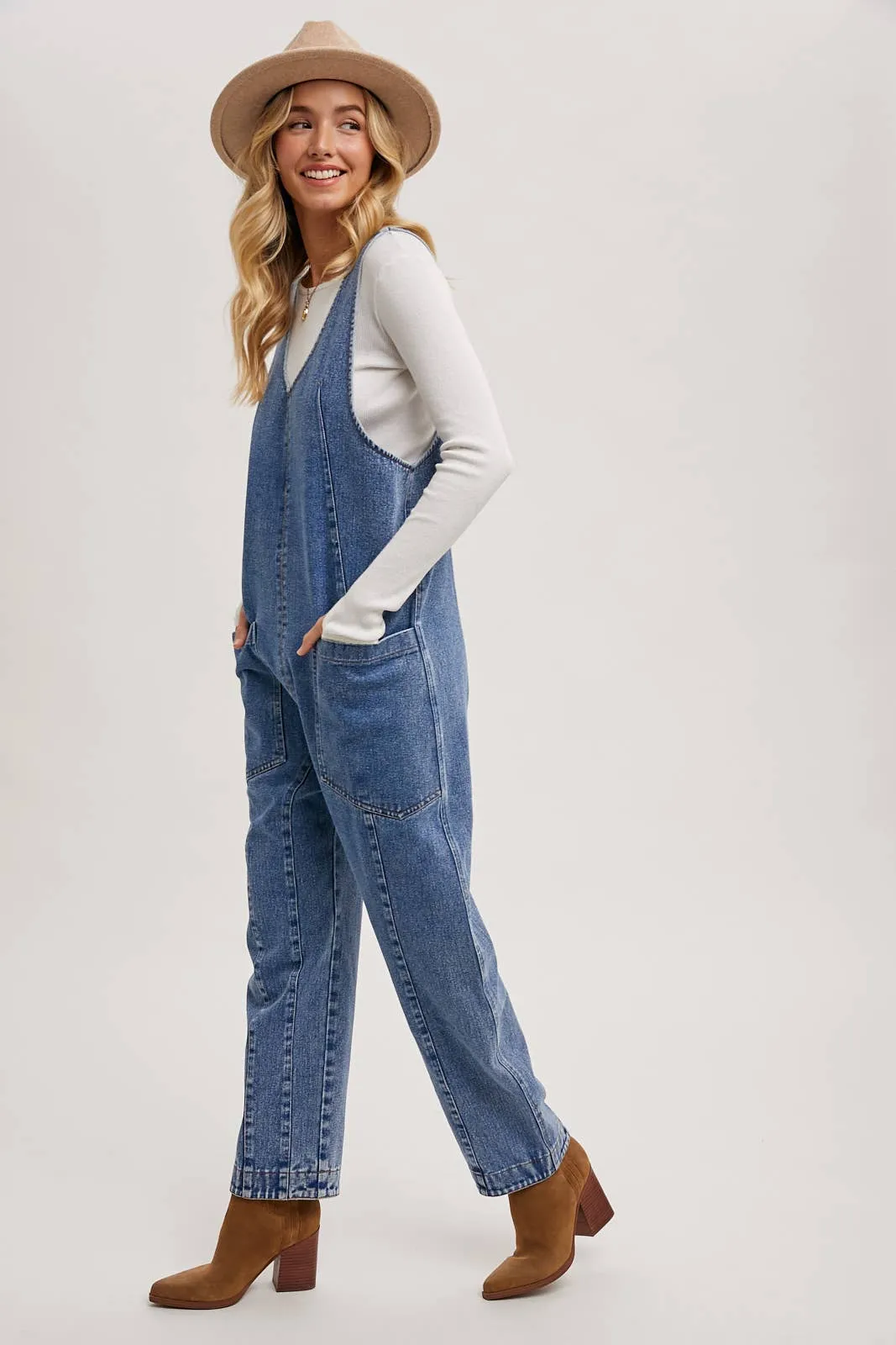 DENIM JUMPSUIT OVERALL IN A RELAXED FIT WITH HAREM LEGS