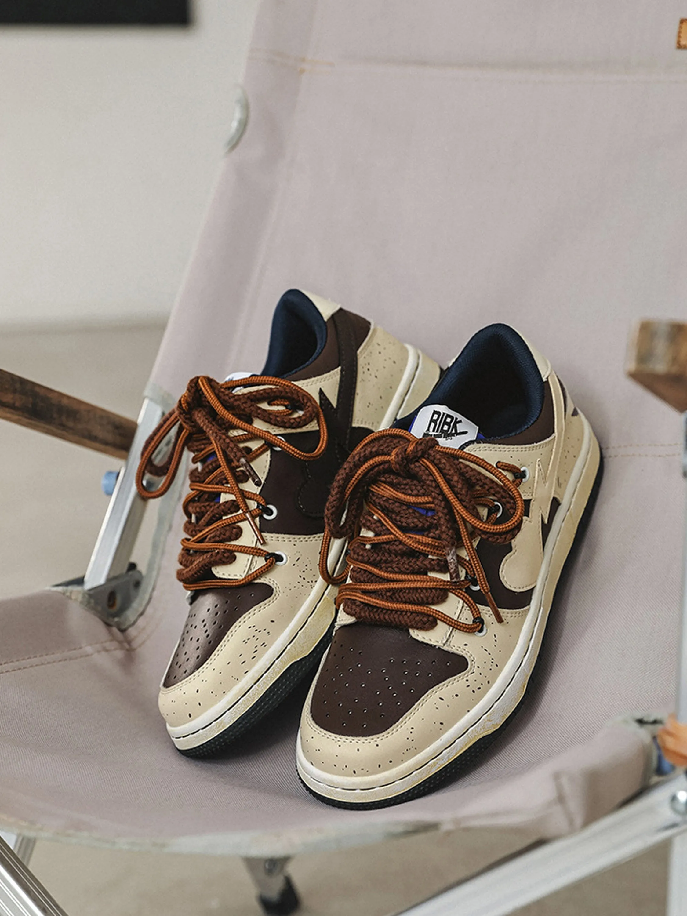 High Street Love Sneakers -