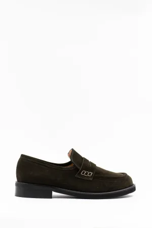 Loafers in green suede with rubber sole
