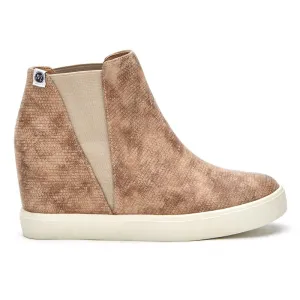 Lure Wedged Sneaker