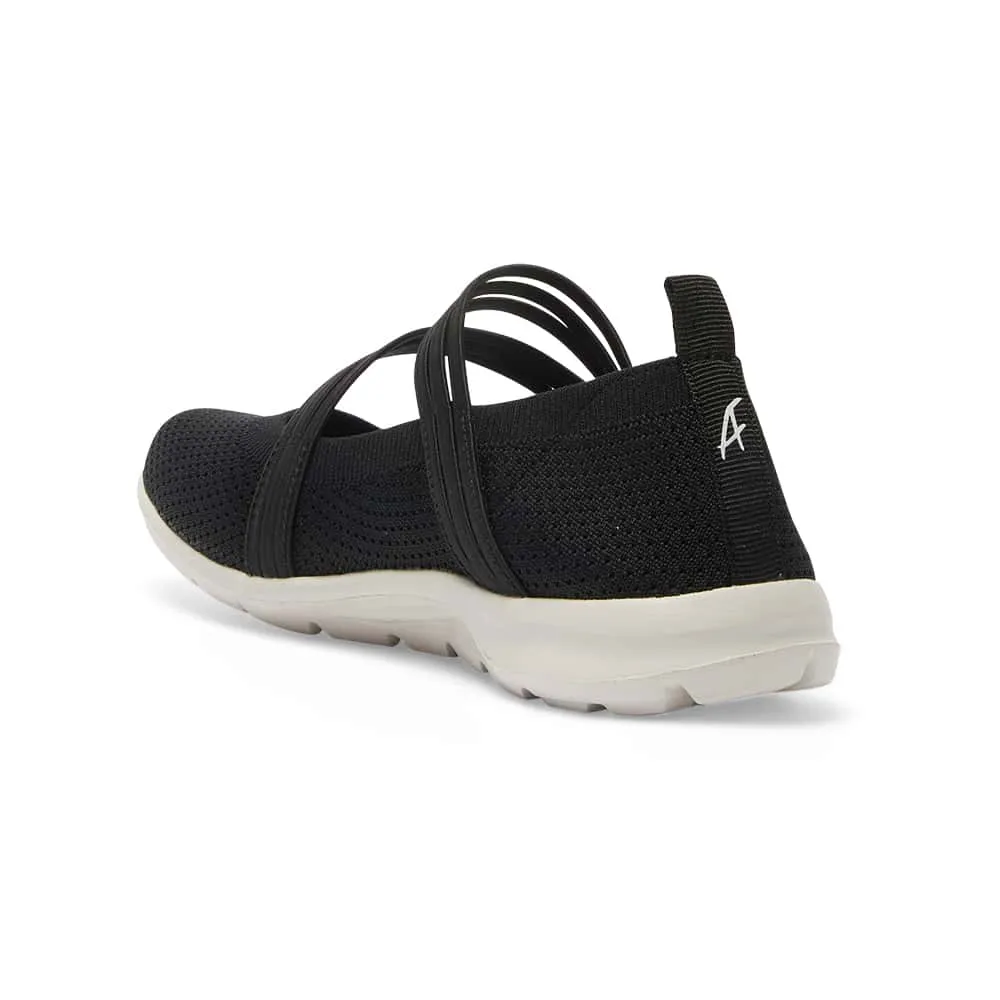 Patsy Flat in Black