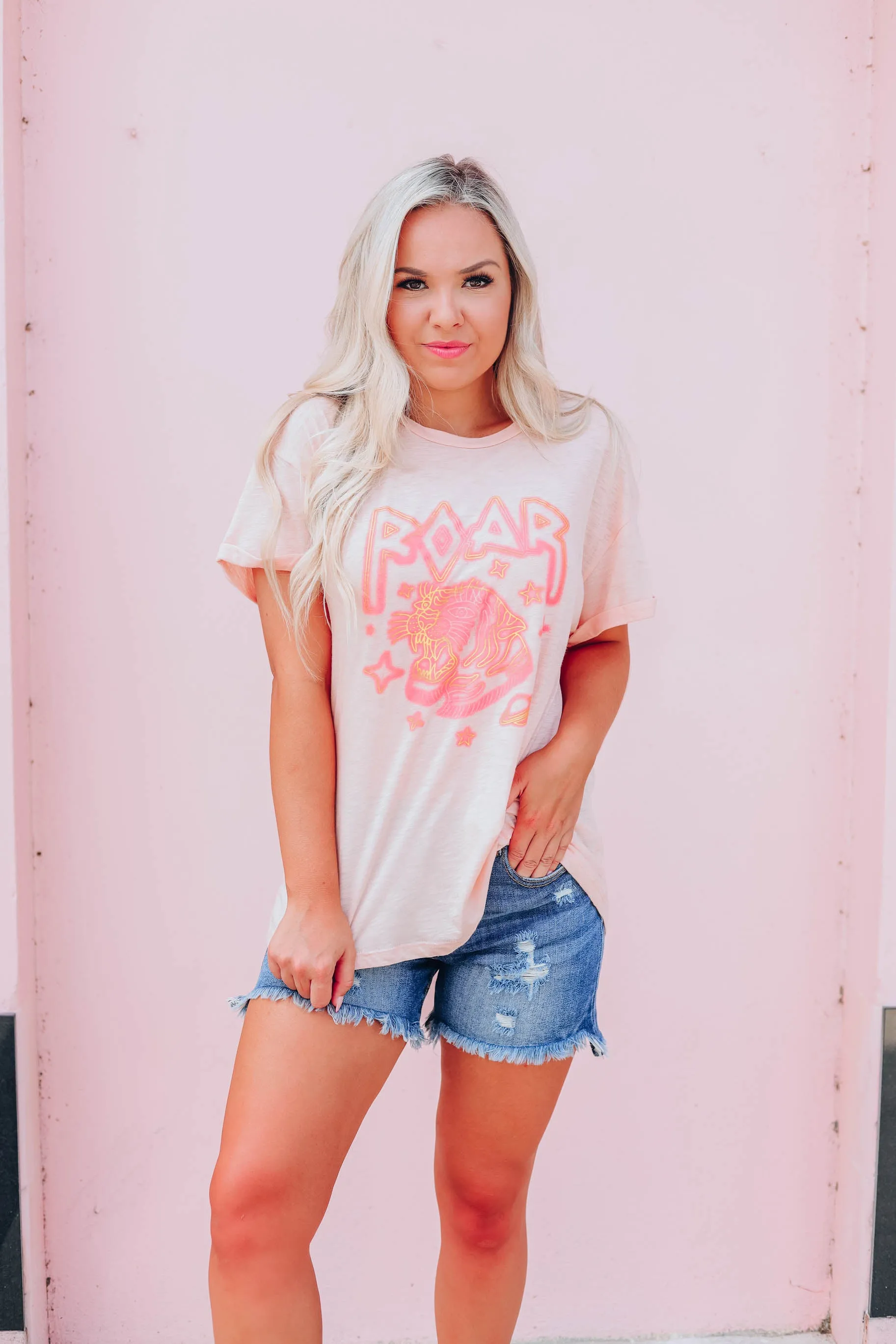 "Roar" Tiger Graphic Tee - Peach