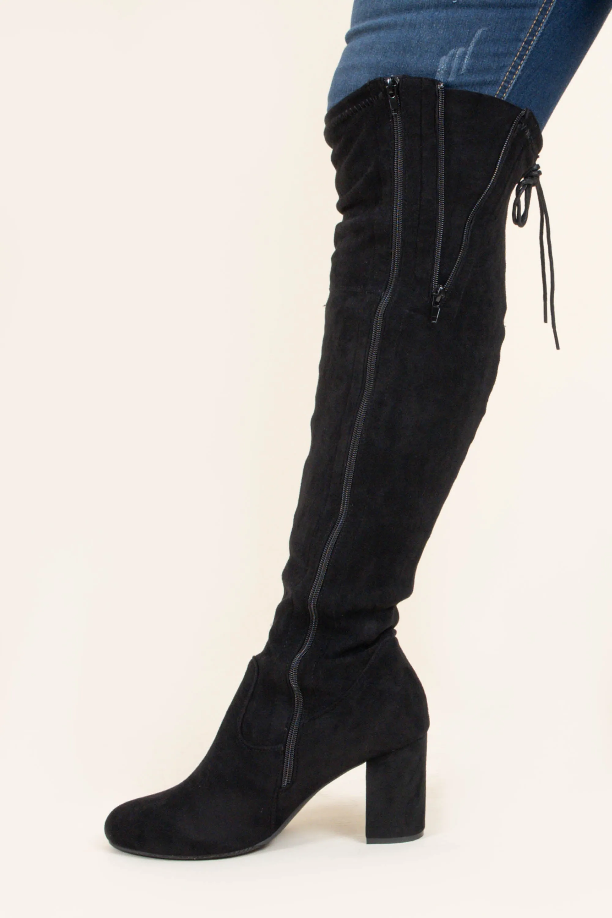 Slaying Suede Boots, Black