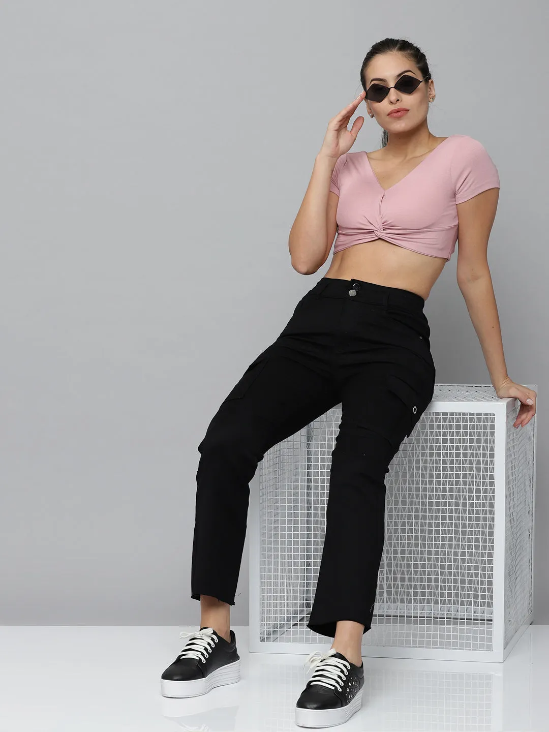 Women Black Jean Straight Fit High-Rise Slash Knee Stretchable Jeans