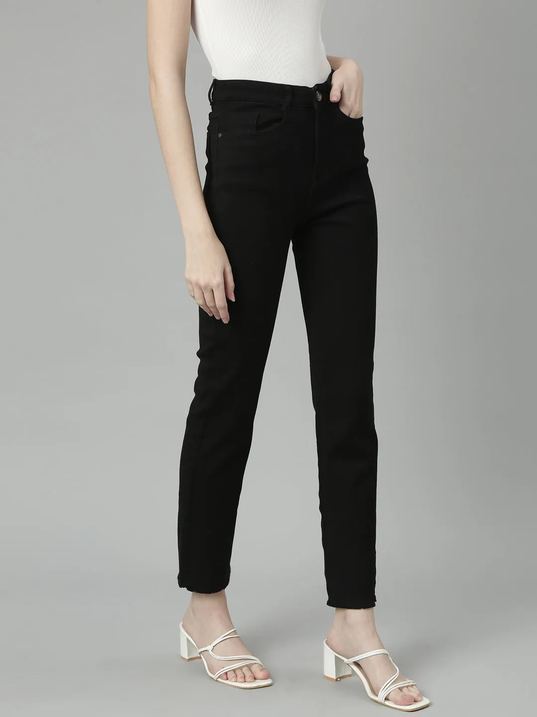 Women Black Jean Straight Fit Mid-Rise Cropped Stretchable Jeans