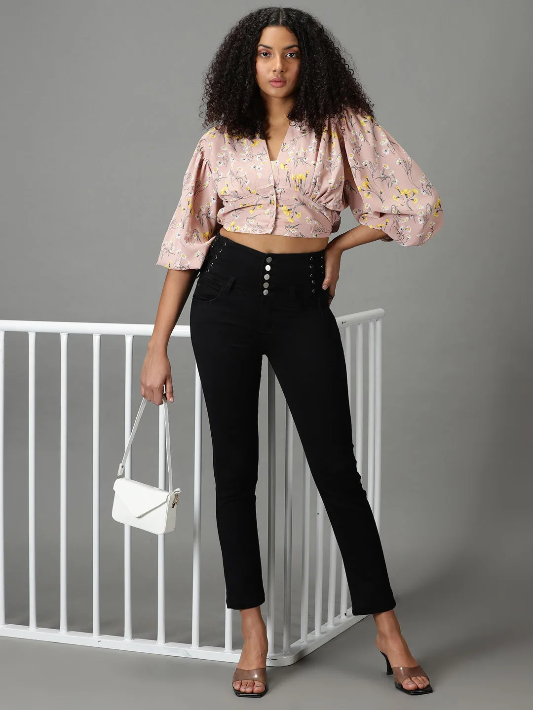 Women Black Slim Fit High-Rise Stretchable Cropped Jeans